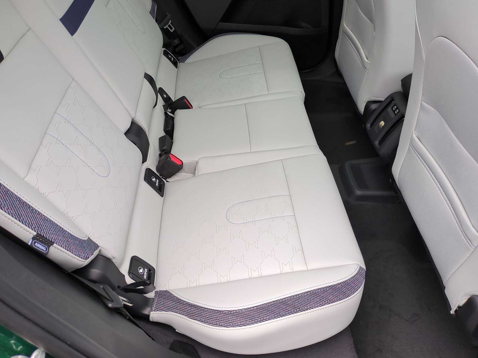 Vehicle image 20 of 36