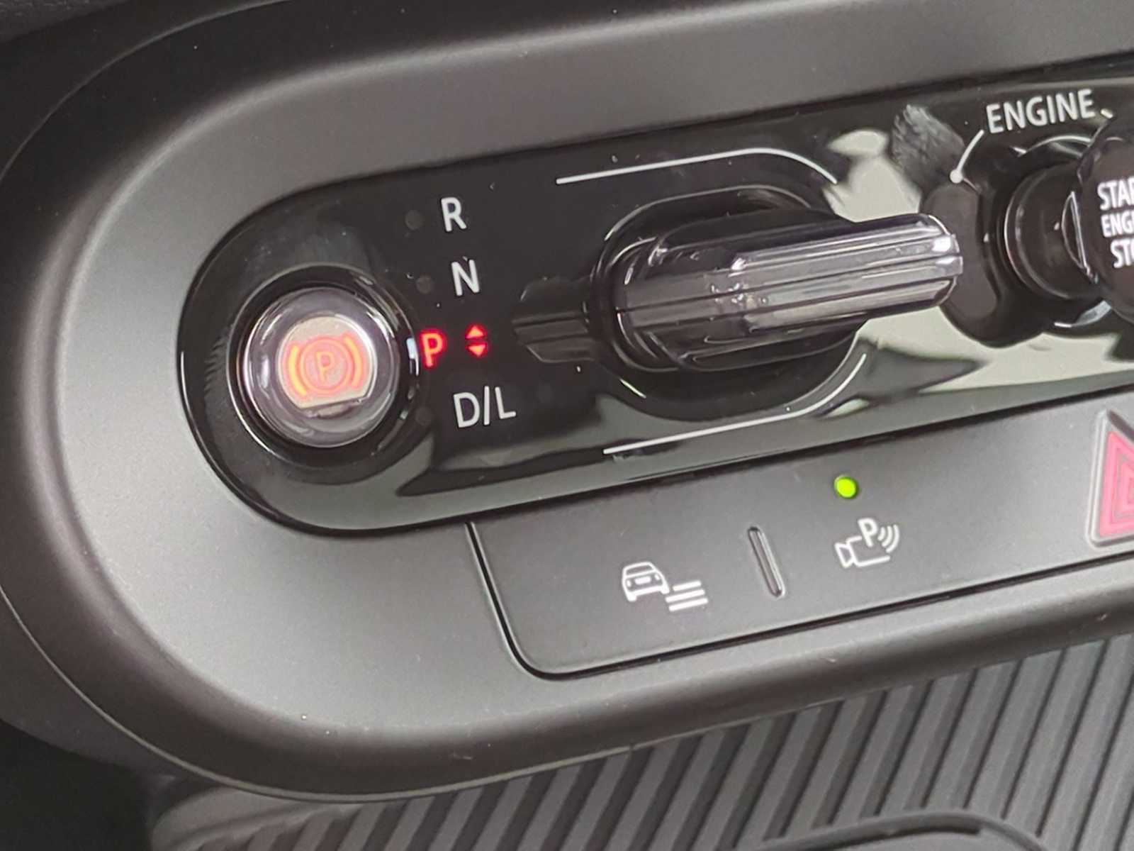 Vehicle image 32 of 36
