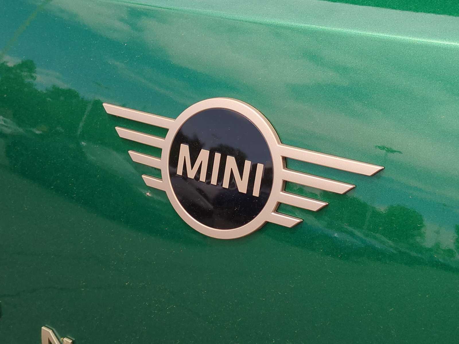 Vehicle image 11 of 36