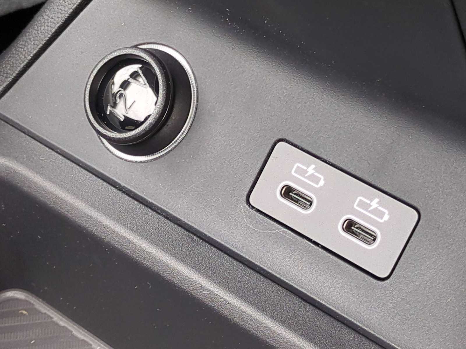 Vehicle image 31 of 36