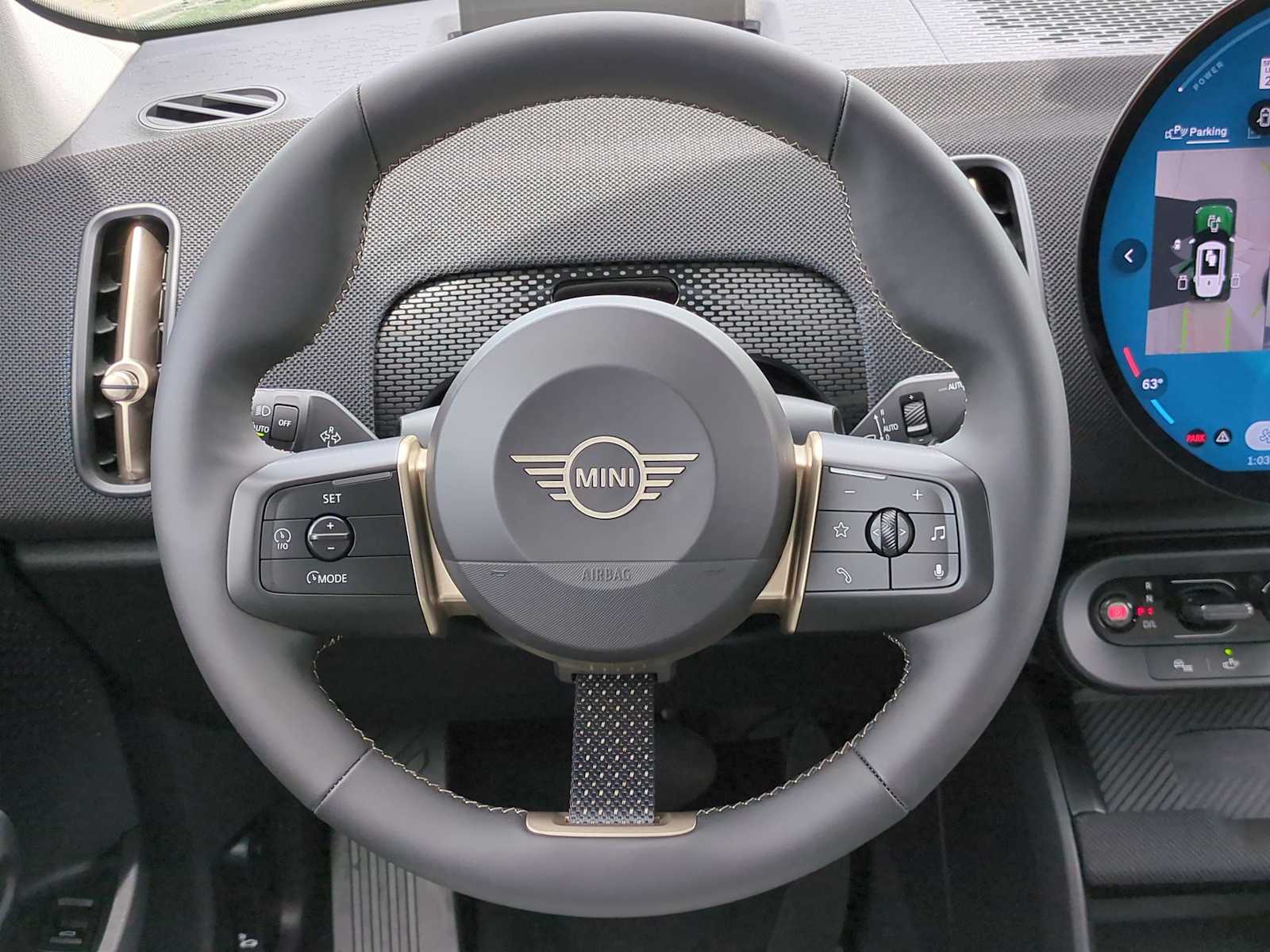Vehicle image 23 of 36