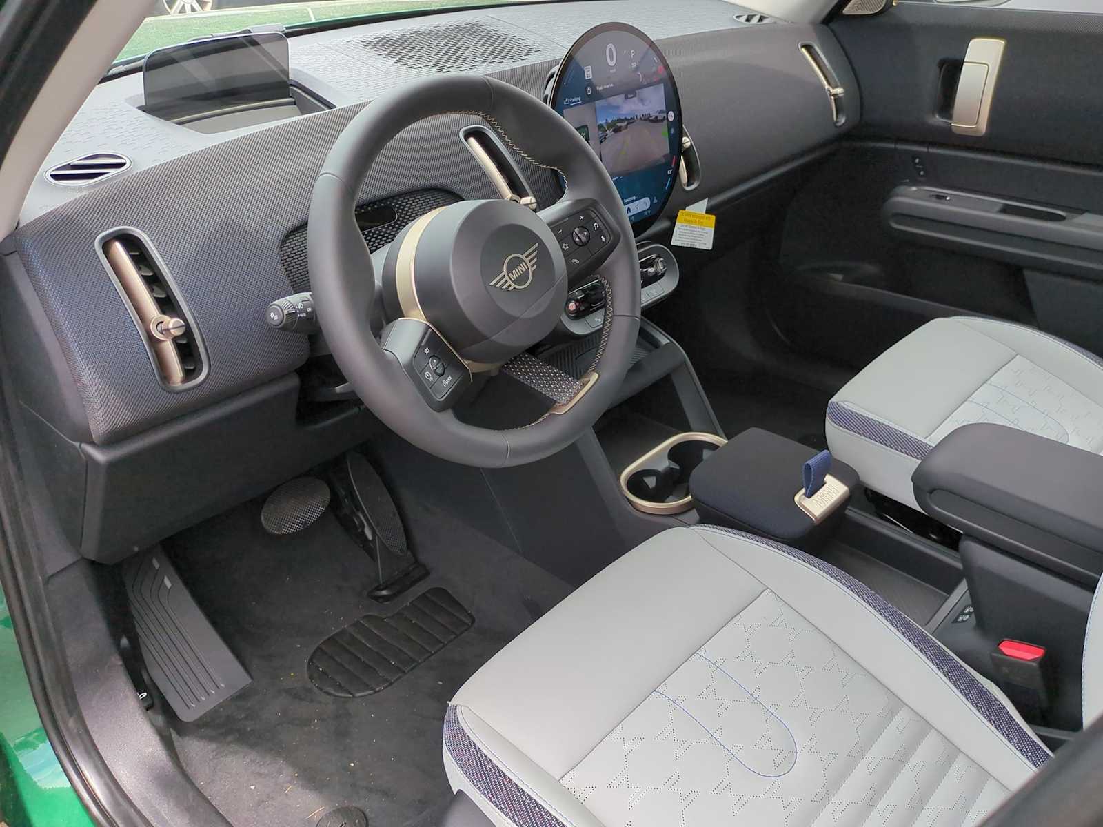 Vehicle image 10 of 36
