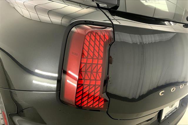 Vehicle image 29 of 33
