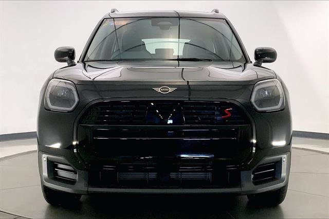 Vehicle image 2 of 33