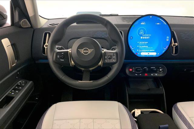 Vehicle image 8 of 33