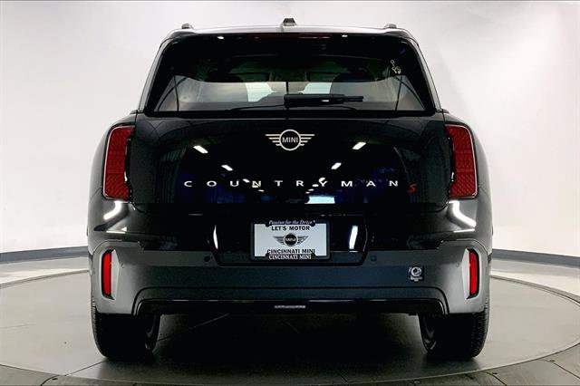 Vehicle image 7 of 33