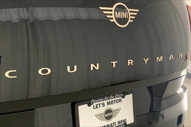 Vehicle image 31 of 33
