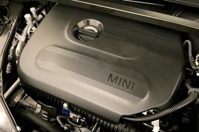 Vehicle image 32 of 33
