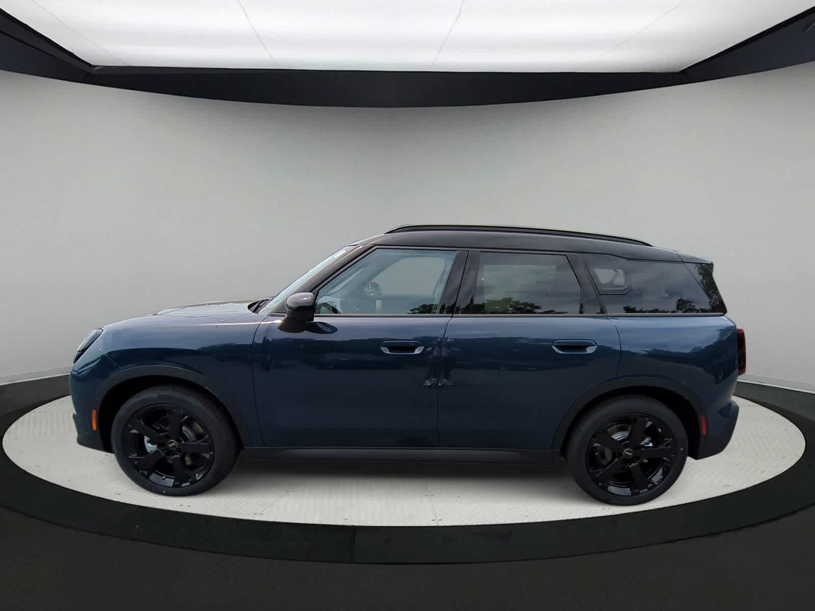 Vehicle image 9 of 36