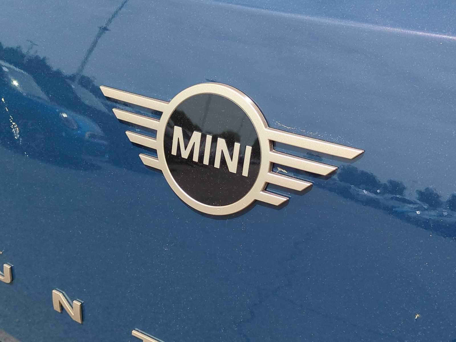 Vehicle image 34 of 36