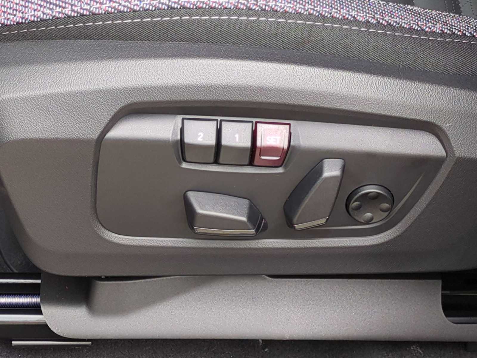 Vehicle image 35 of 36