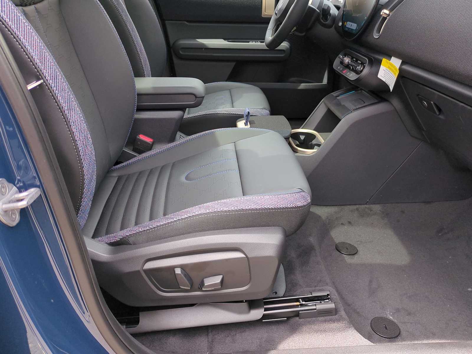 Vehicle image 17 of 36