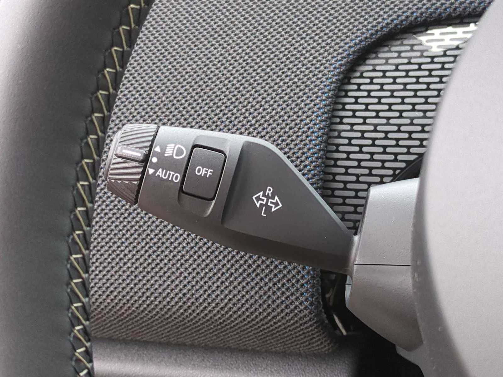 Vehicle image 25 of 36