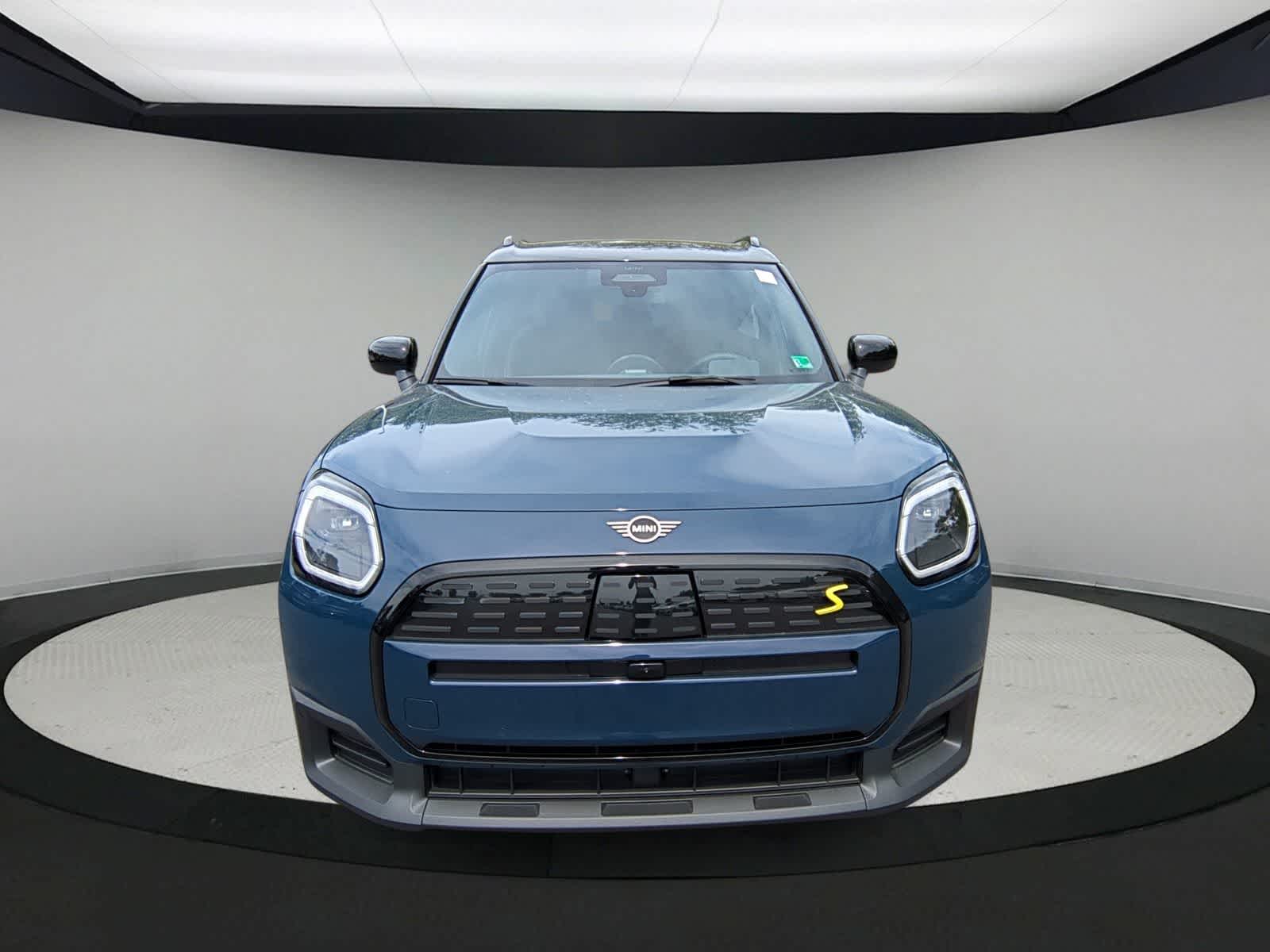Vehicle image 3 of 36