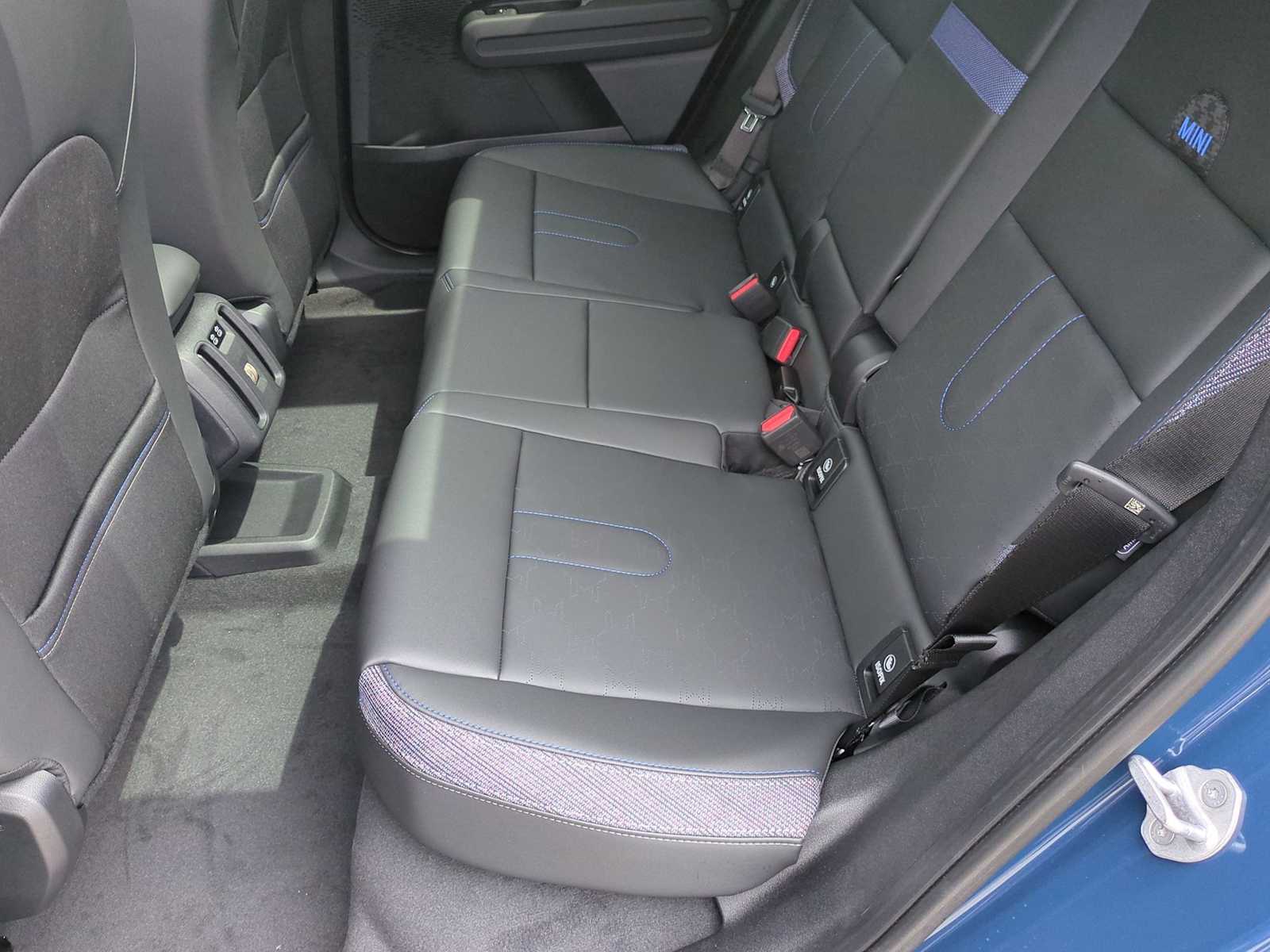 Vehicle image 15 of 36