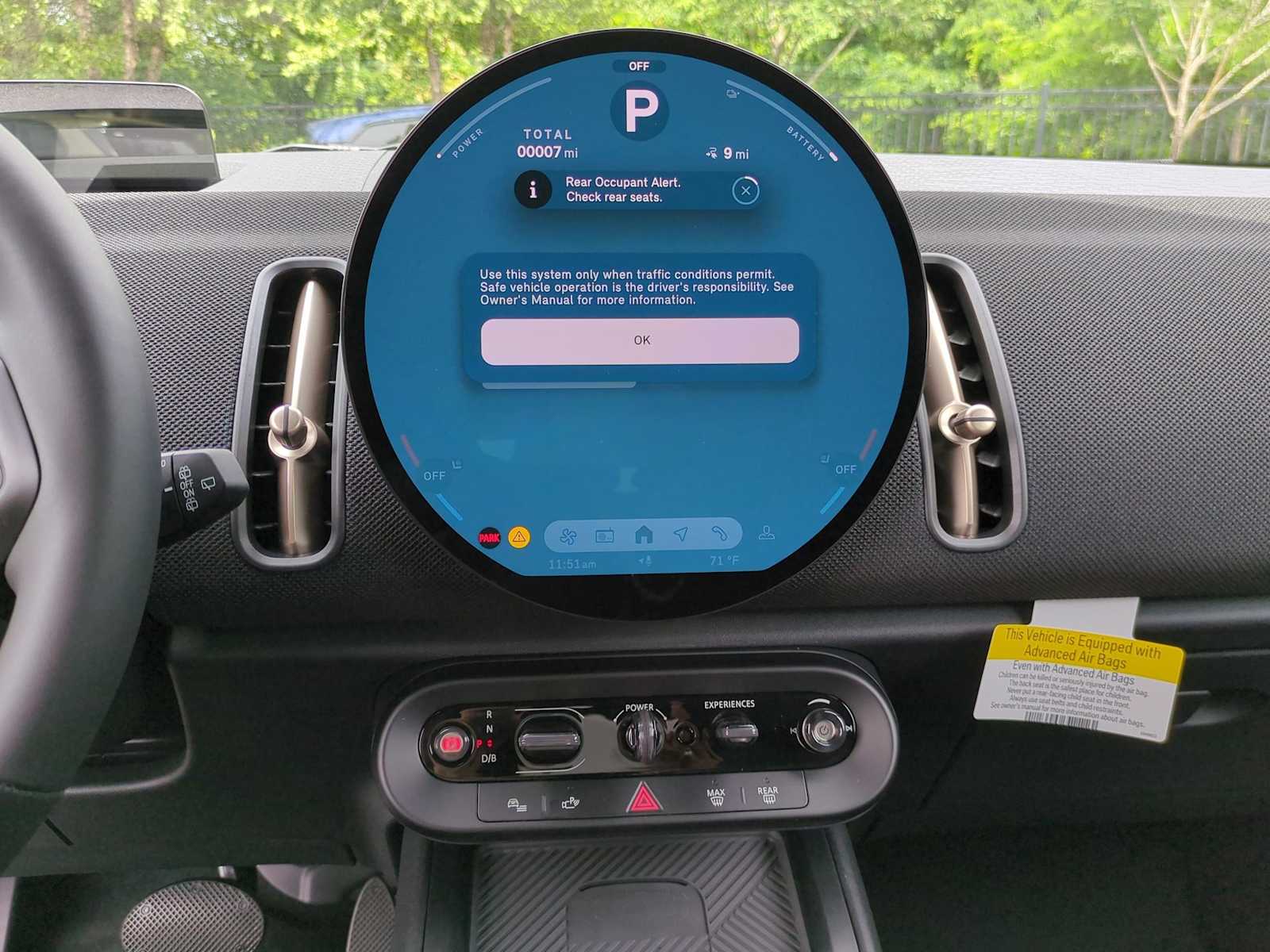 Vehicle image 31 of 36