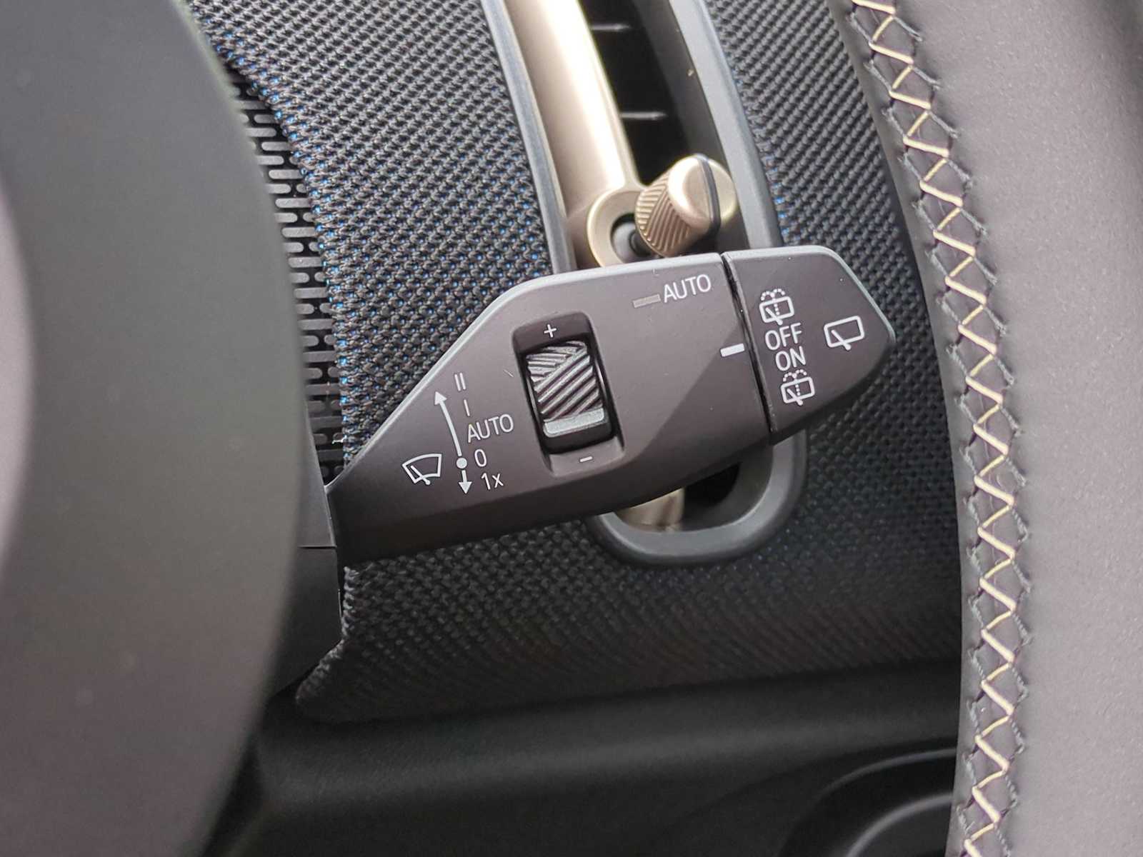 Vehicle image 27 of 36
