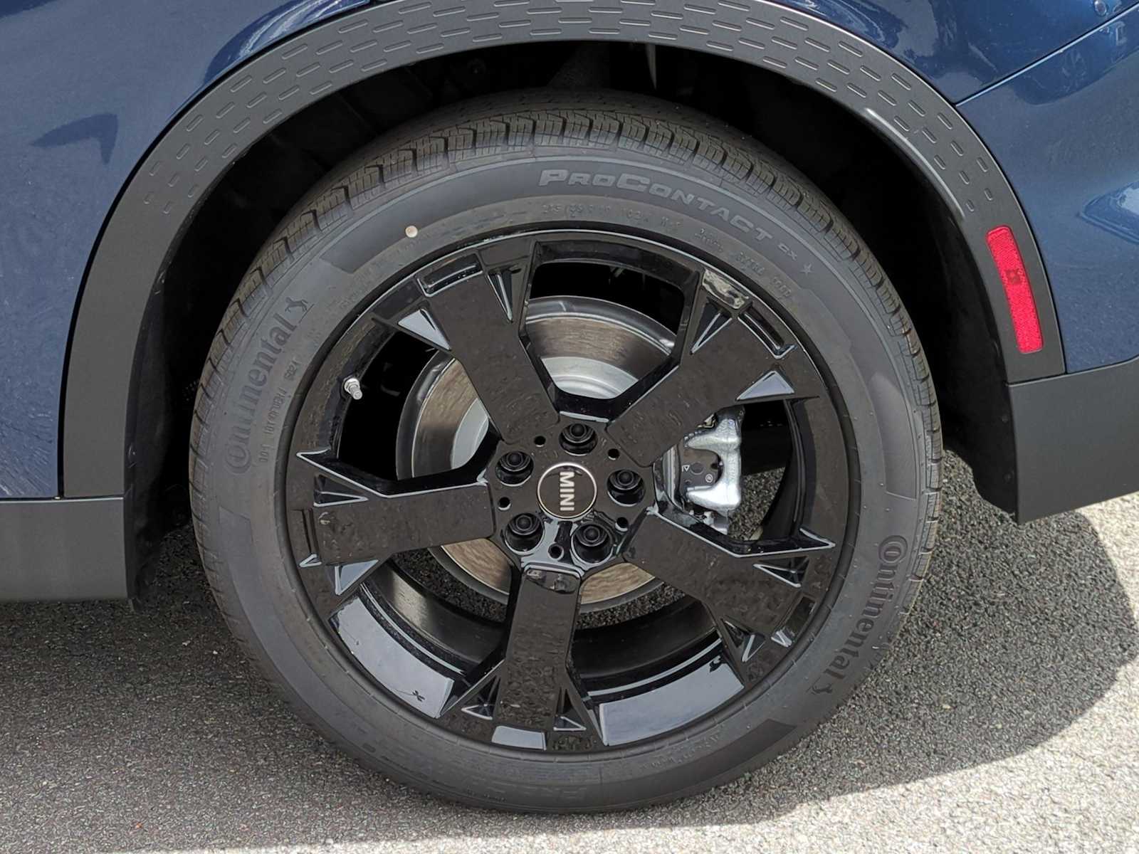 Vehicle image 11 of 36