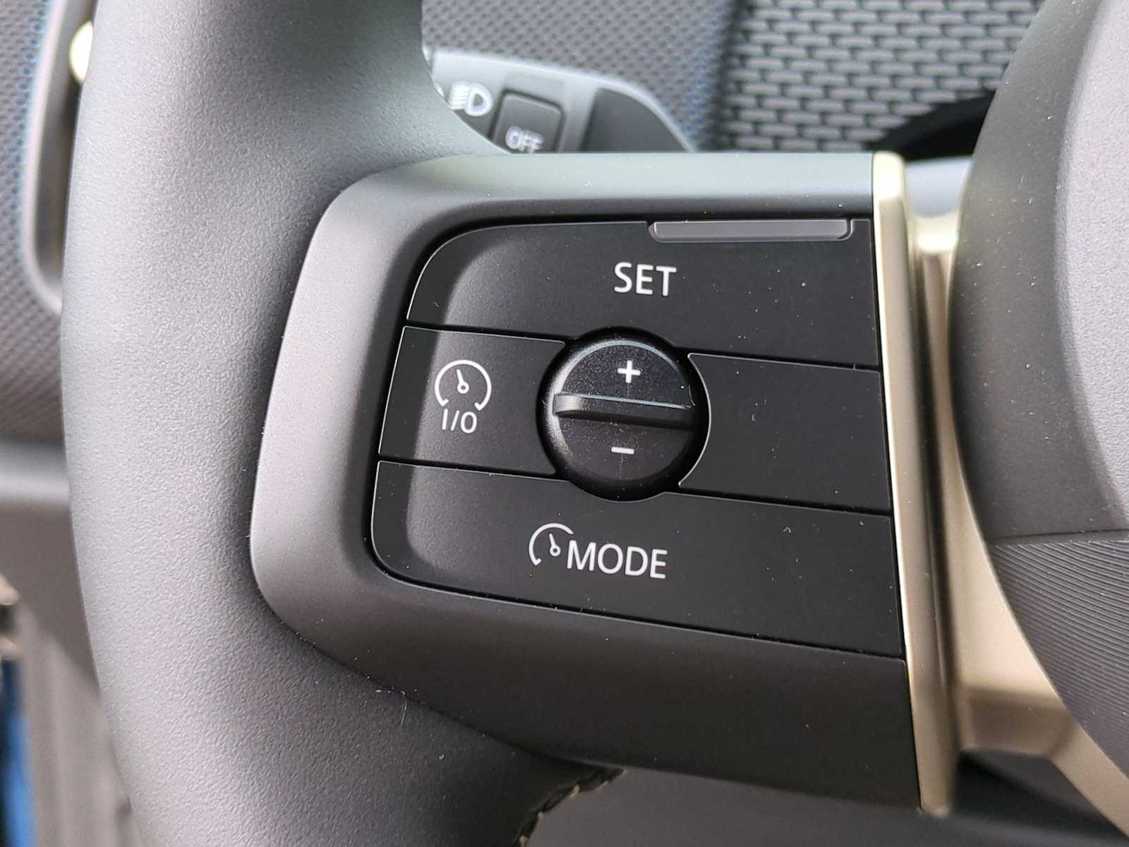 Vehicle image 28 of 36