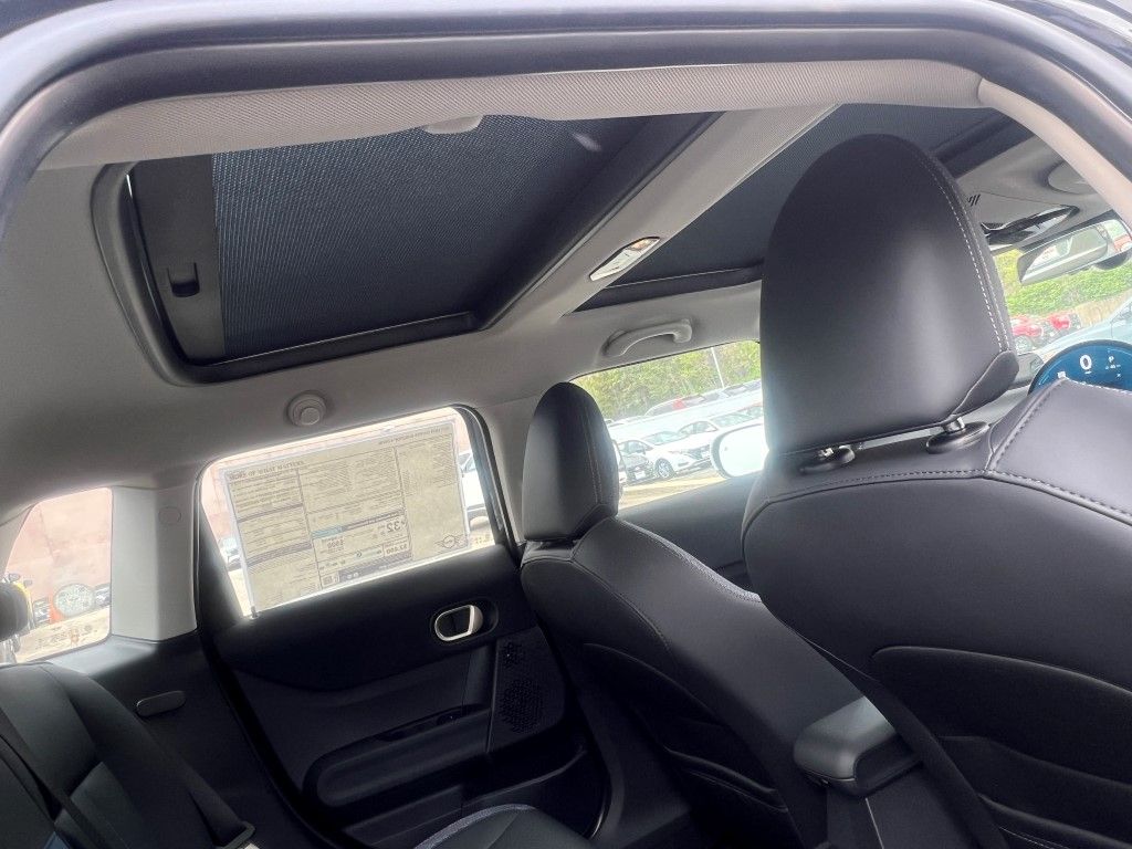 Vehicle image 6 of 20