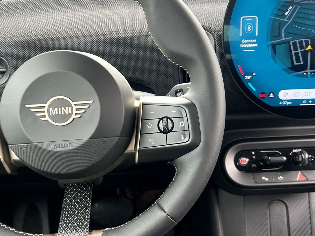 Vehicle image 13 of 20
