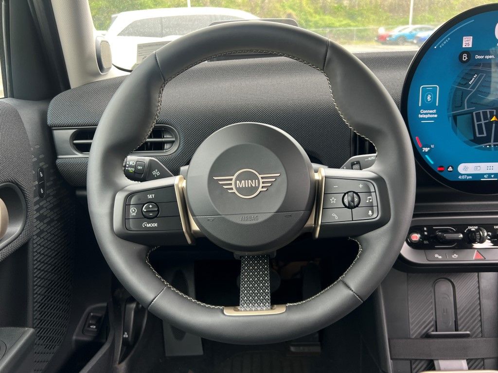 Vehicle image 12 of 20