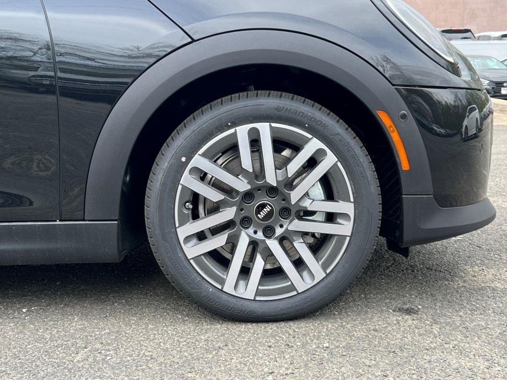 Vehicle image 5 of 20