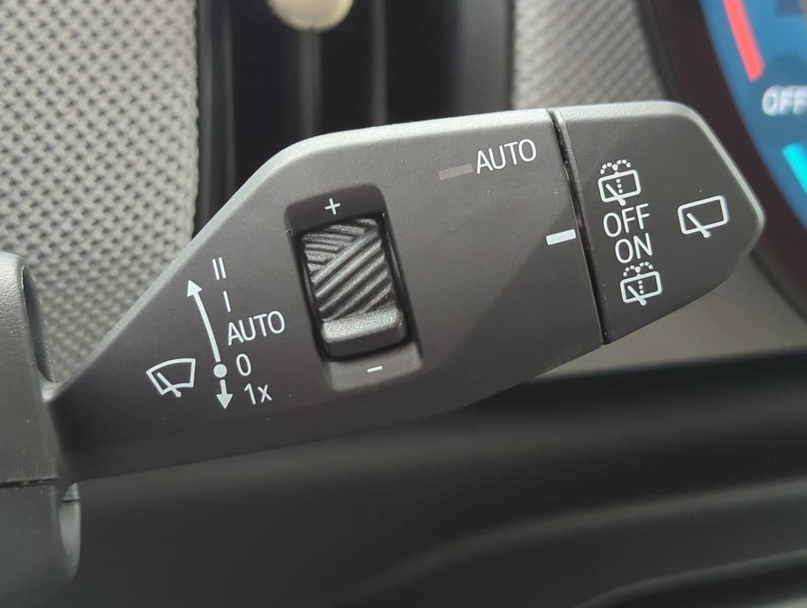 Vehicle image 25 of 36
