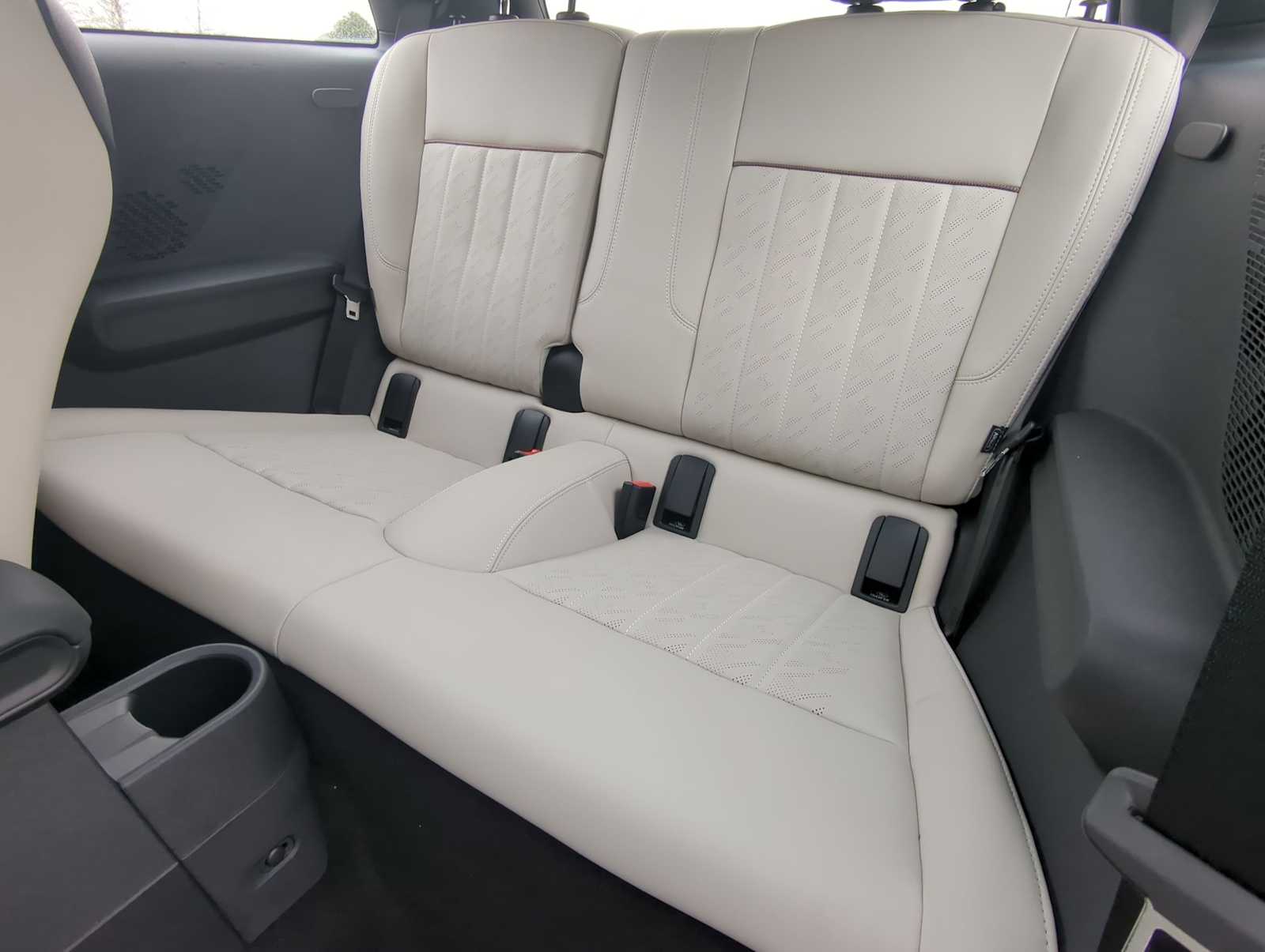 Vehicle image 19 of 36