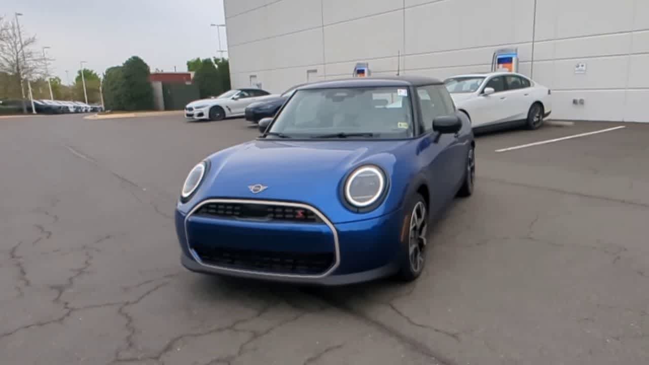 Vehicle image 2 of 36