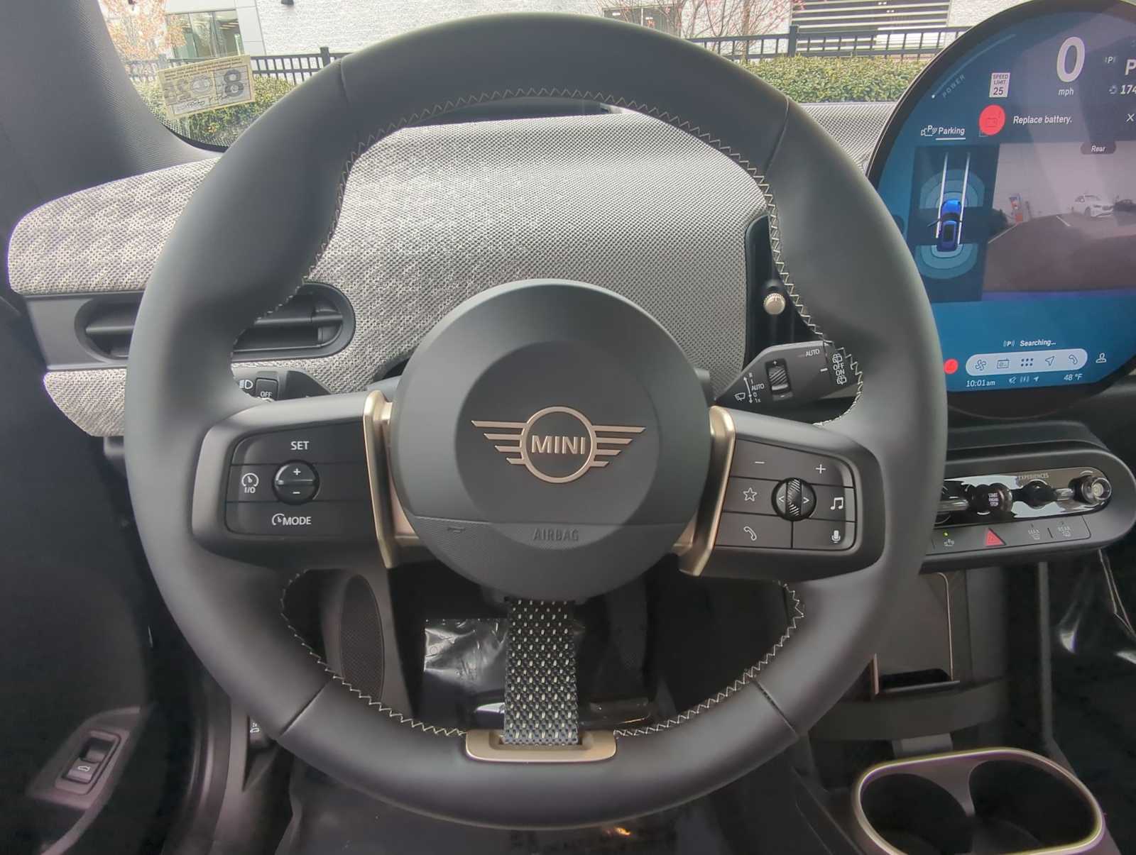 Vehicle image 22 of 36