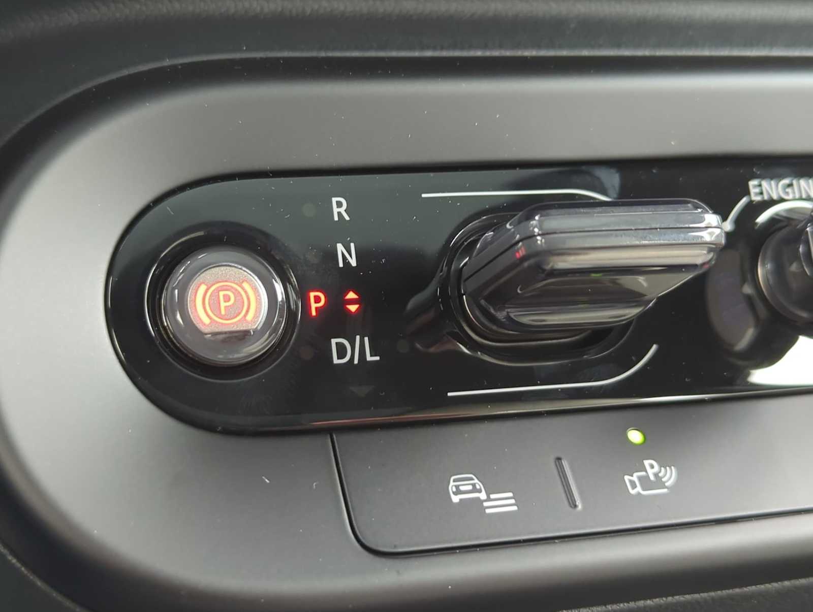 Vehicle image 32 of 36