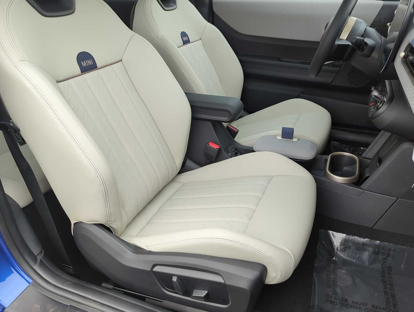 Vehicle image 21 of 36