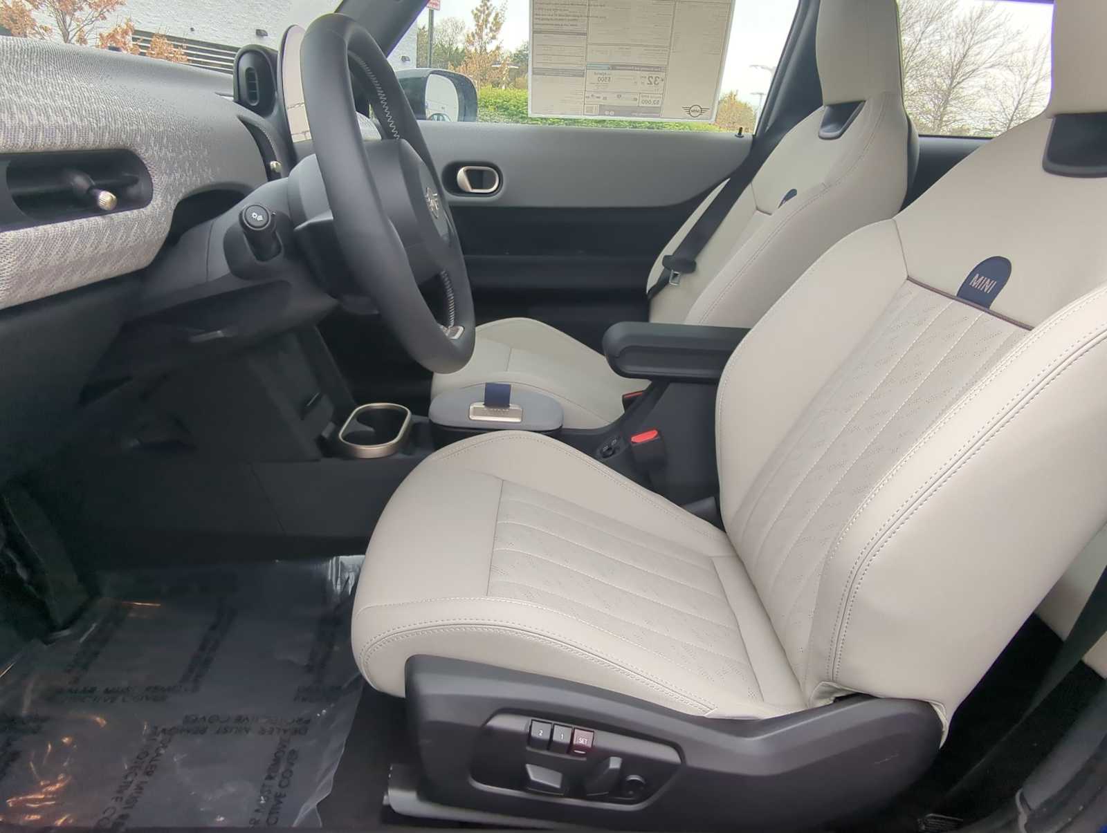 Vehicle image 10 of 36
