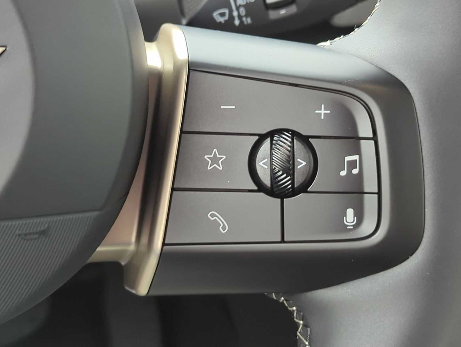 Vehicle image 24 of 36