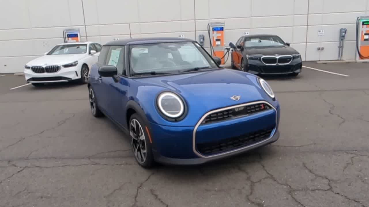 Vehicle image 6 of 36