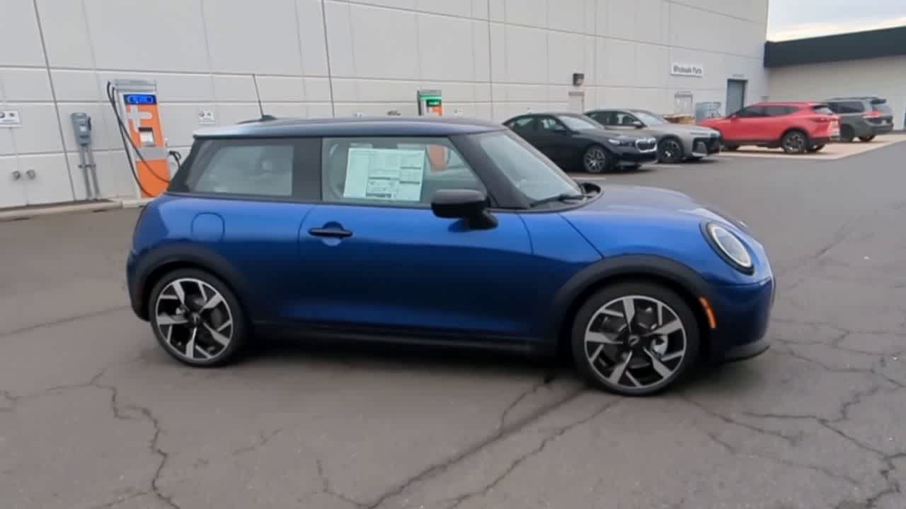 Vehicle image 5 of 36