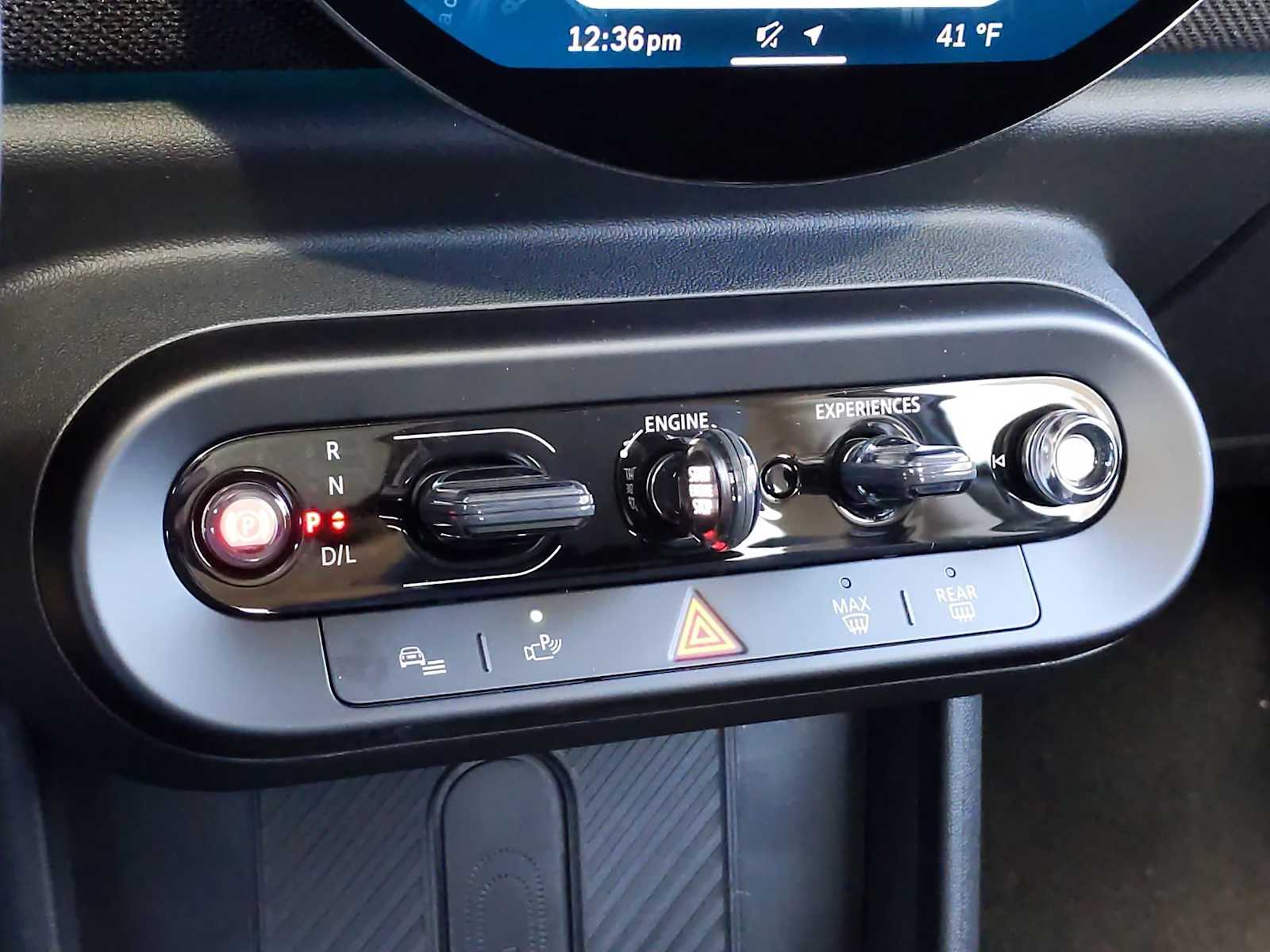 Vehicle image 33 of 37