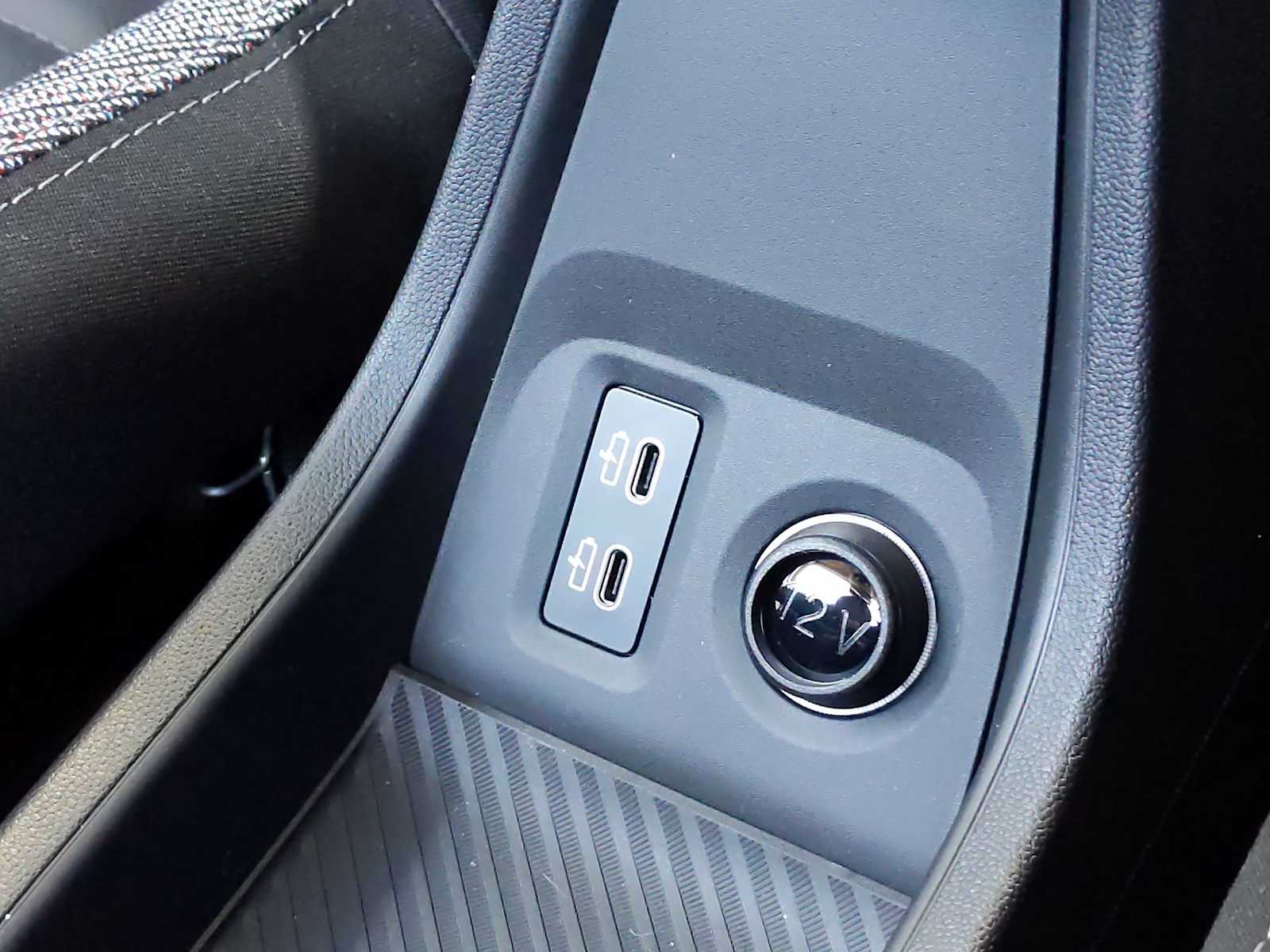 Vehicle image 32 of 37
