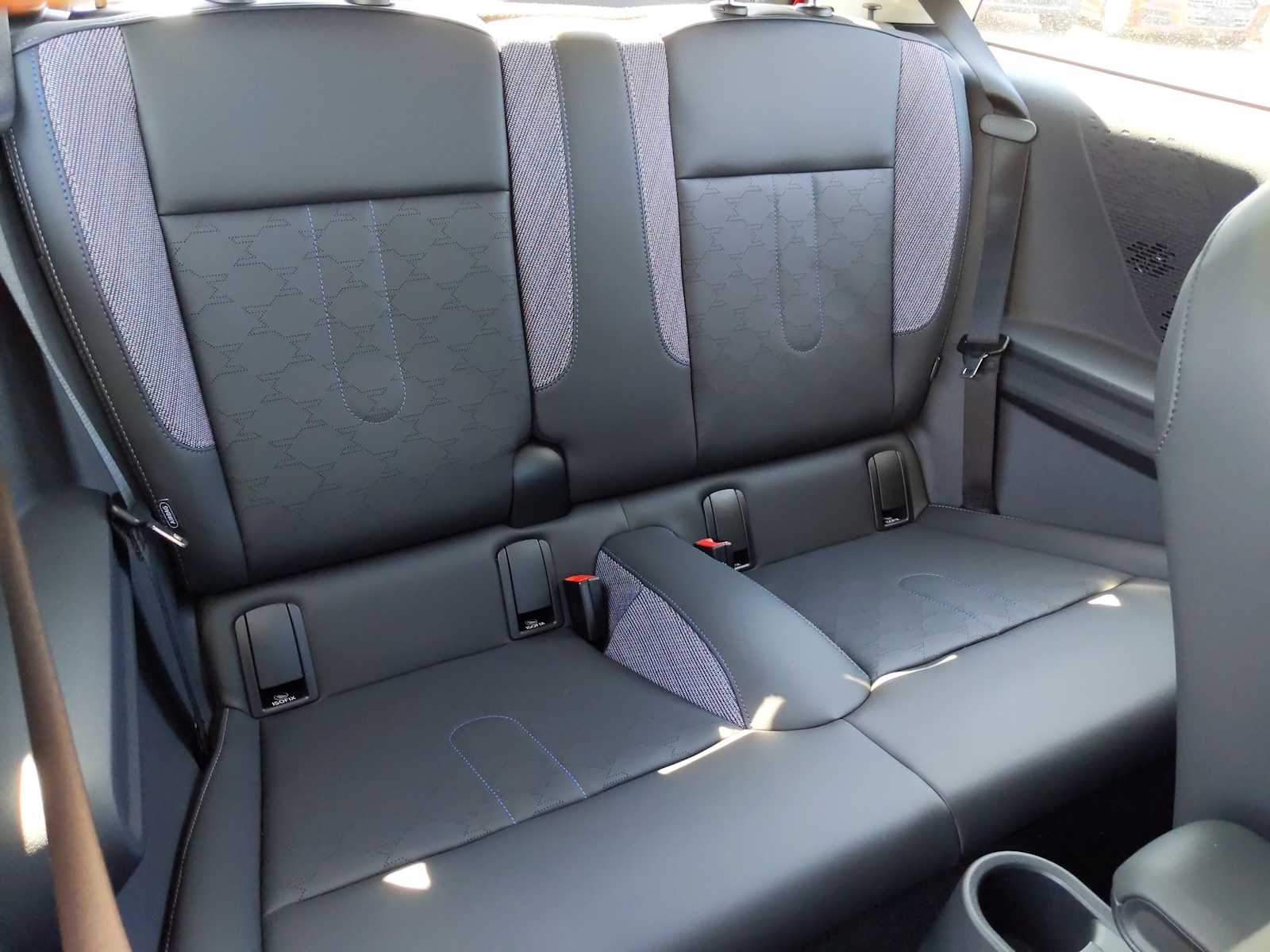 Vehicle image 20 of 37