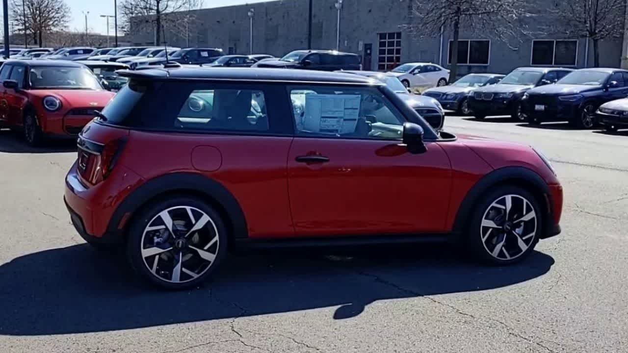 Vehicle image 6 of 37