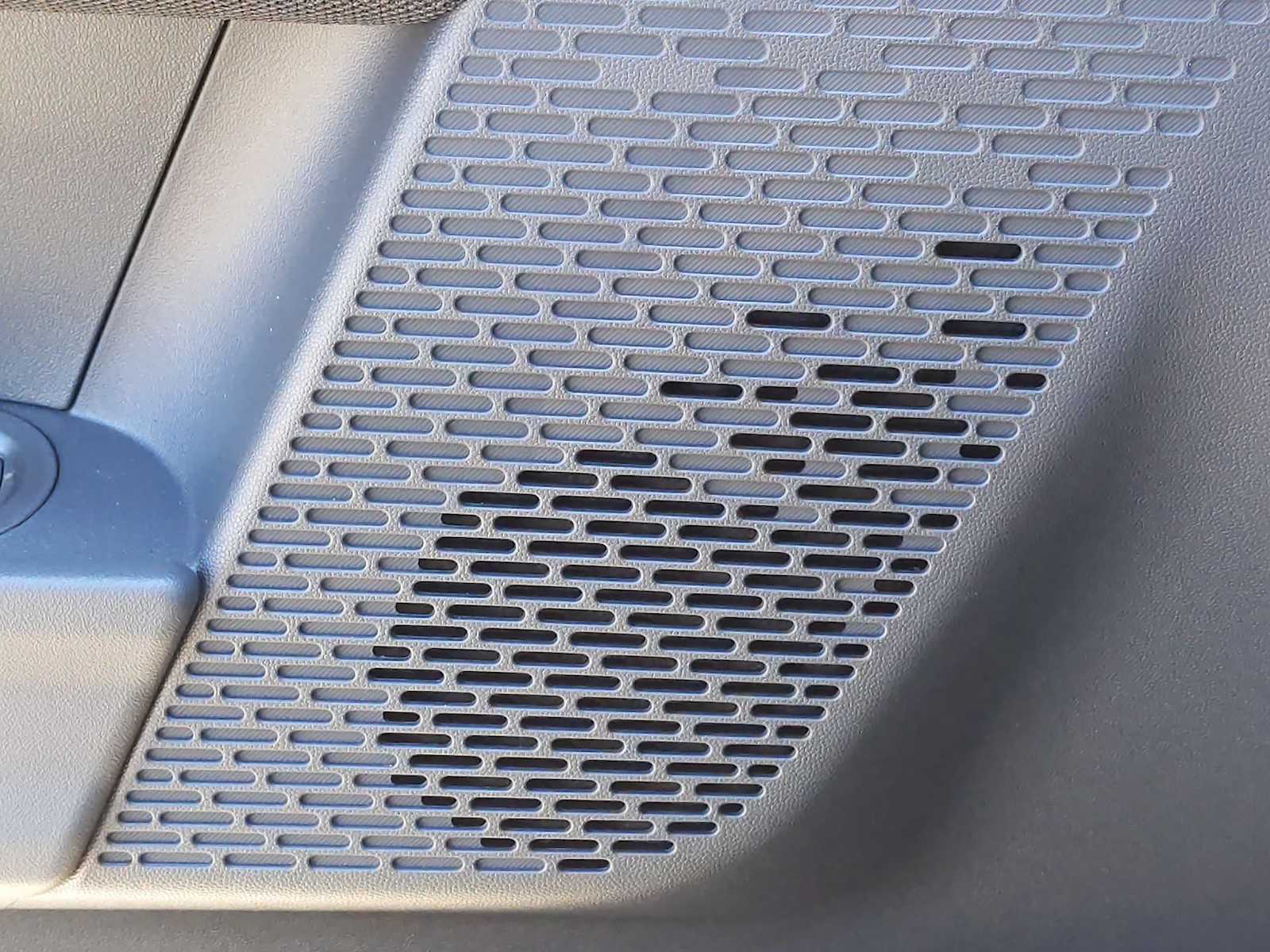 Vehicle image 31 of 37