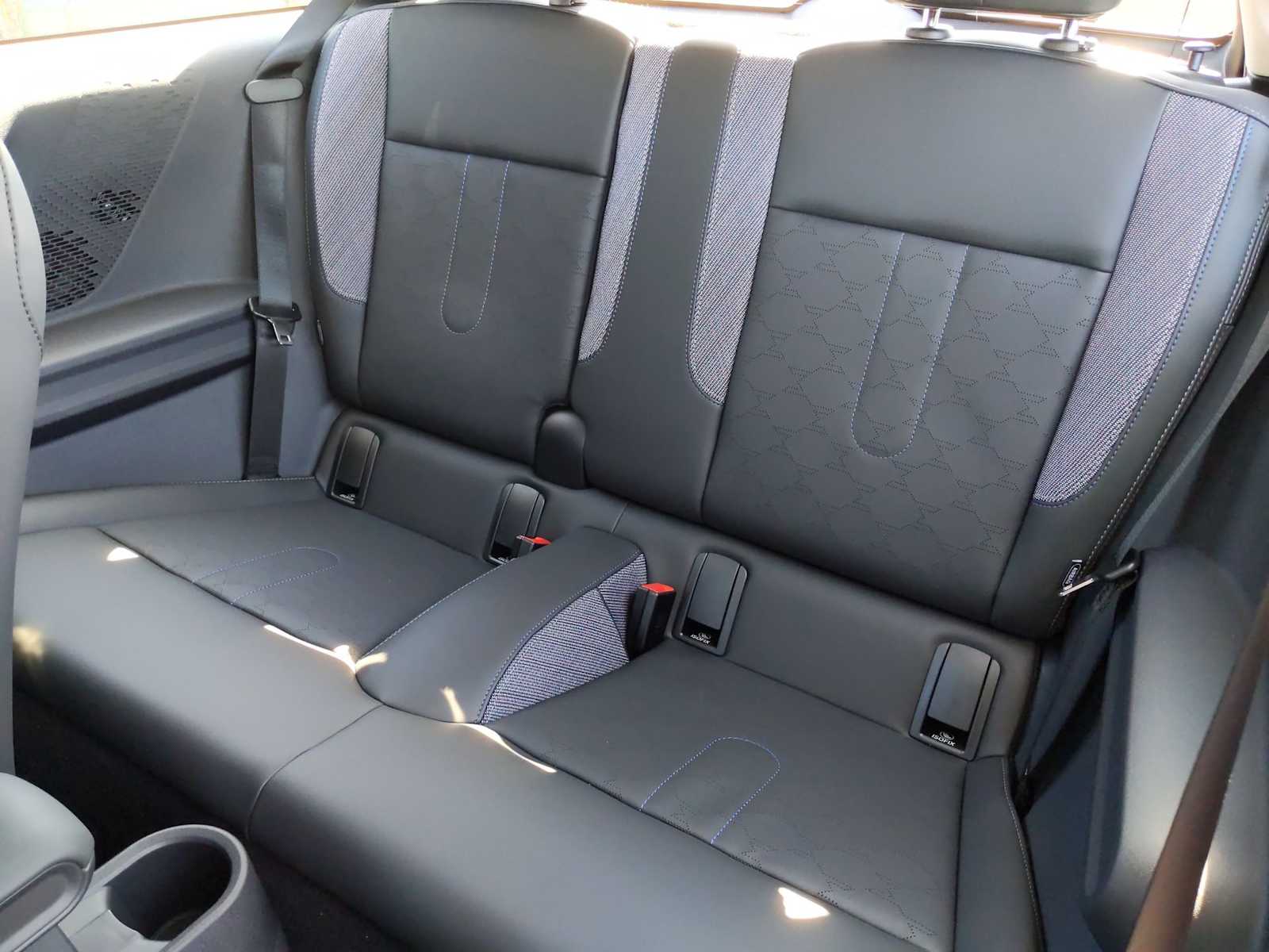 Vehicle image 19 of 37
