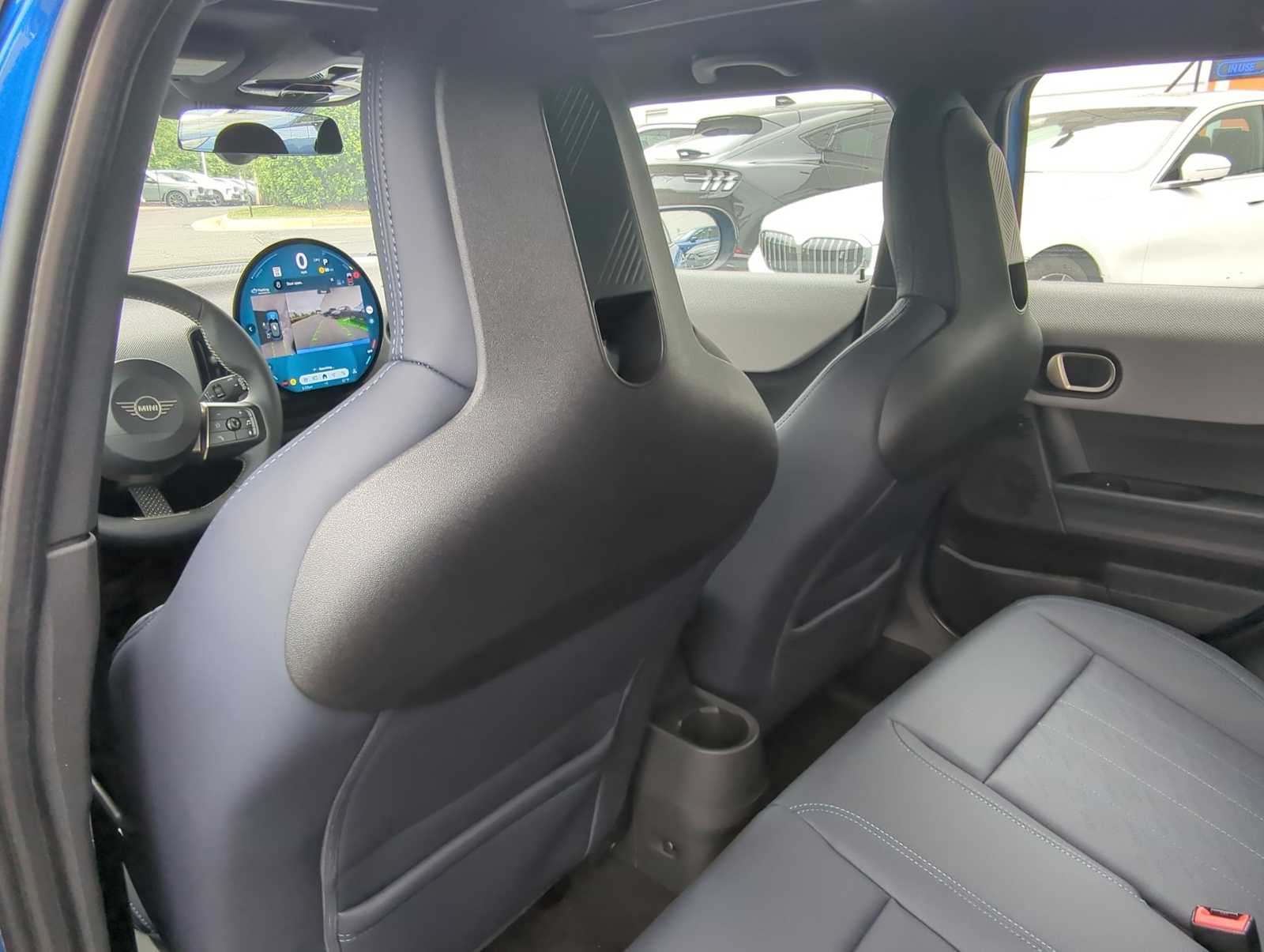 Vehicle image 18 of 38