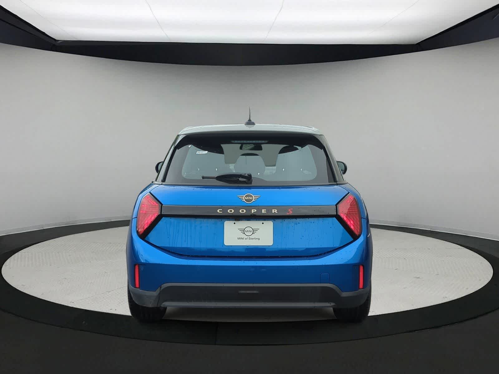 Vehicle image 7 of 38