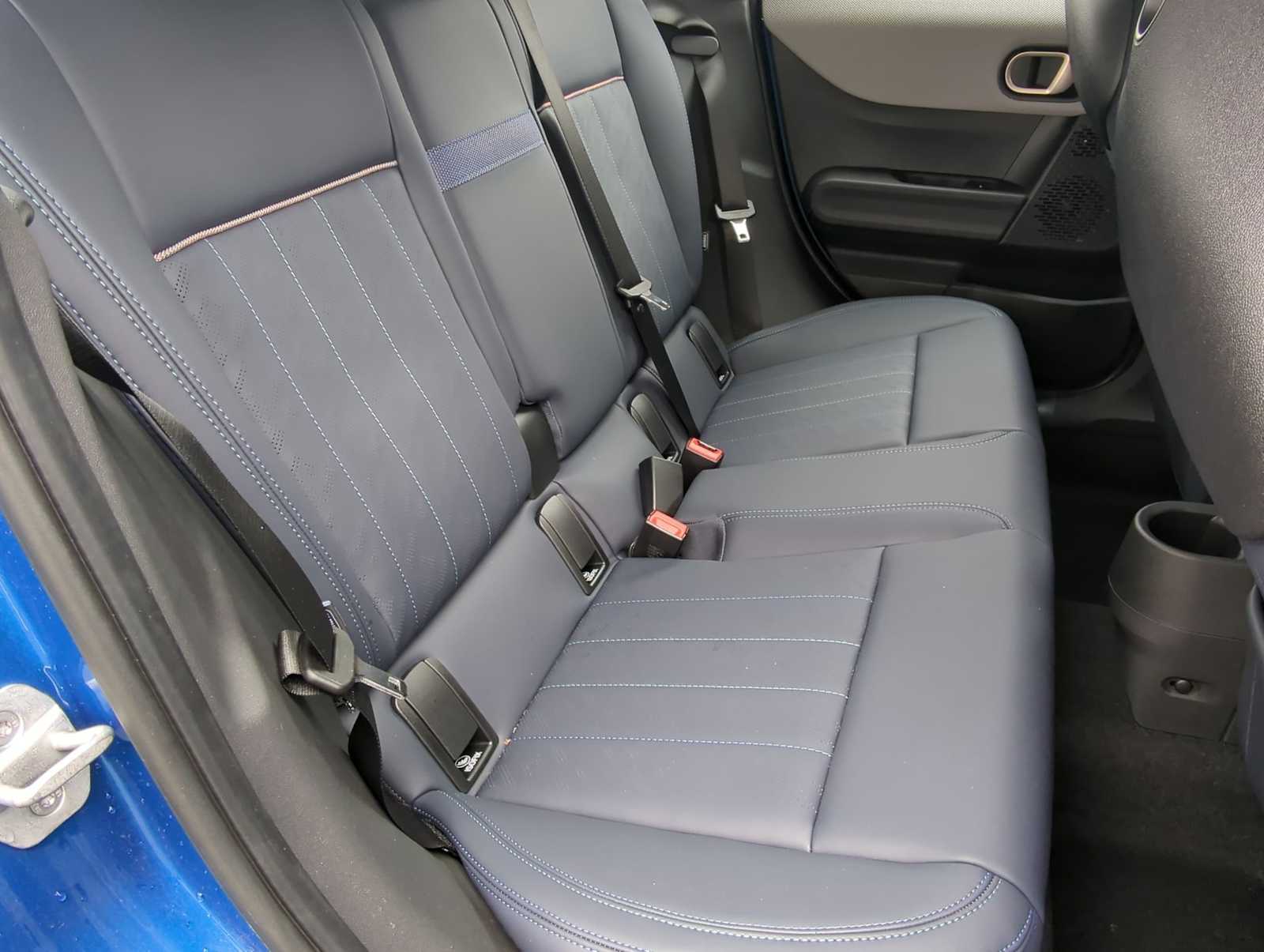 Vehicle image 16 of 38