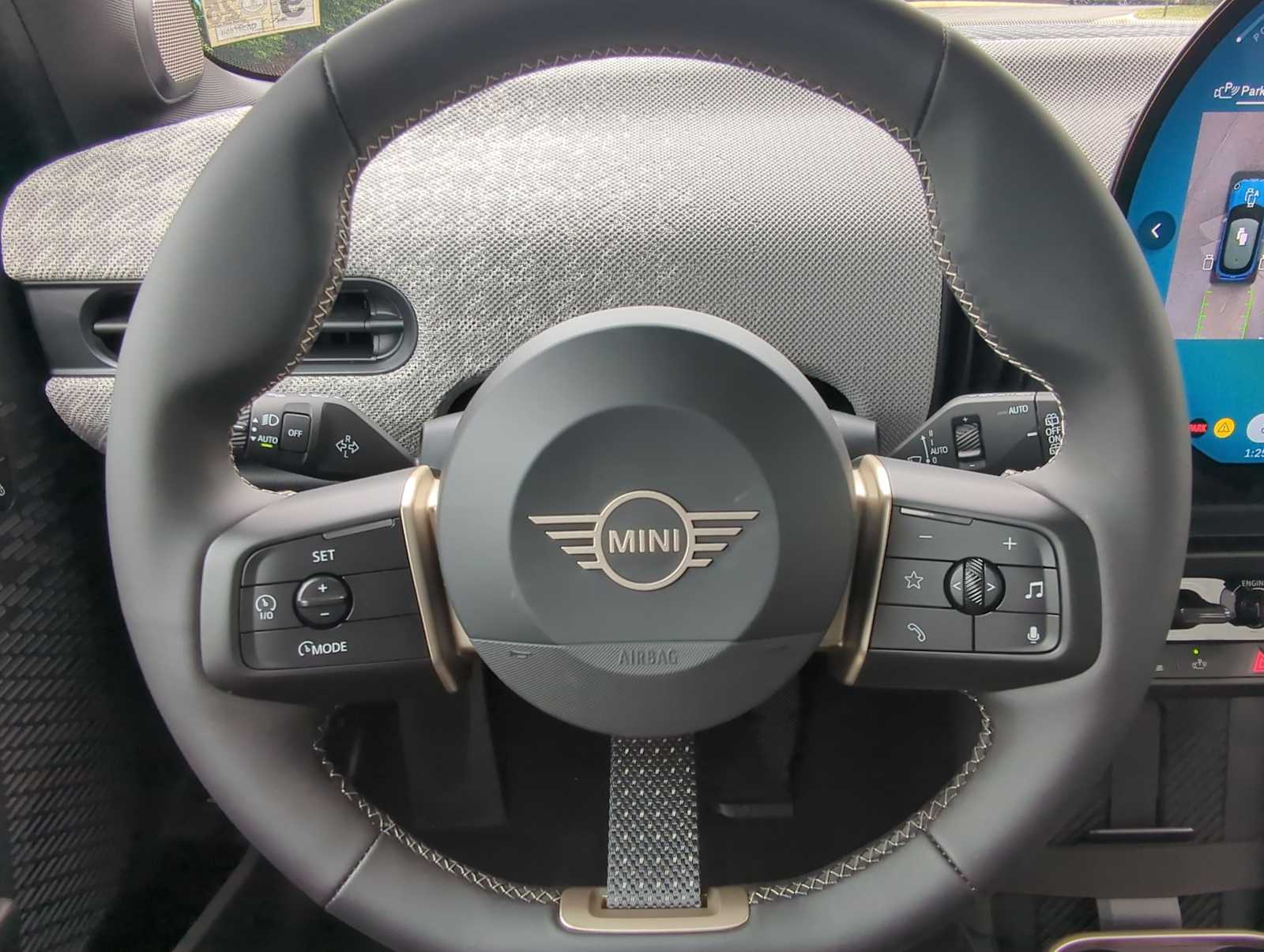 Vehicle image 20 of 38