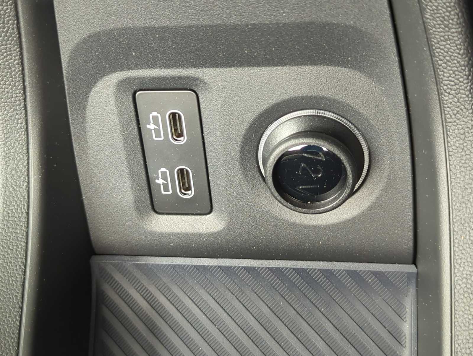 Vehicle image 25 of 38