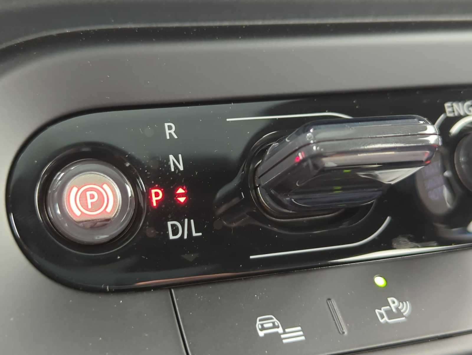 Vehicle image 33 of 38