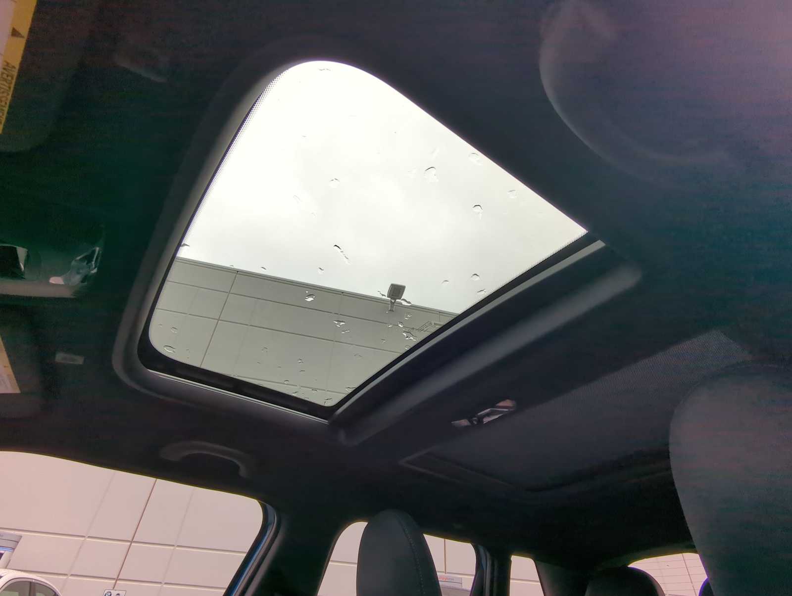 Vehicle image 36 of 38
